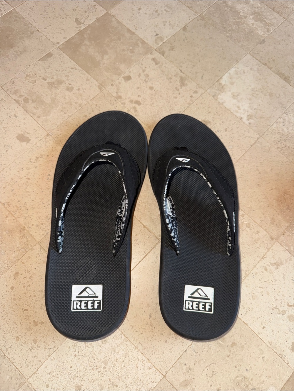 Reef fanning sandals with bottle opener-women’s 8